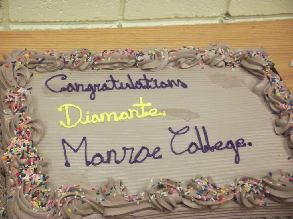 Diamonte Signs with Monroe
