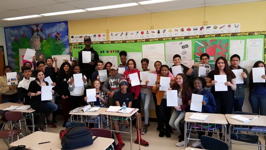 Spanish 3 Students Exchange Letters with Spanish Pen Pals