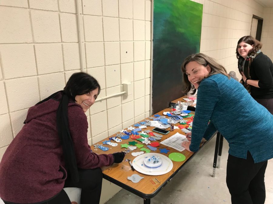 PHS Teachers Gear Up for Holiday Spirit Day