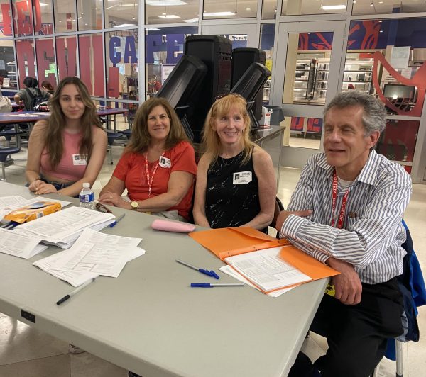 PHS Social Studies Honor Society Hosts Voter Registration Drive