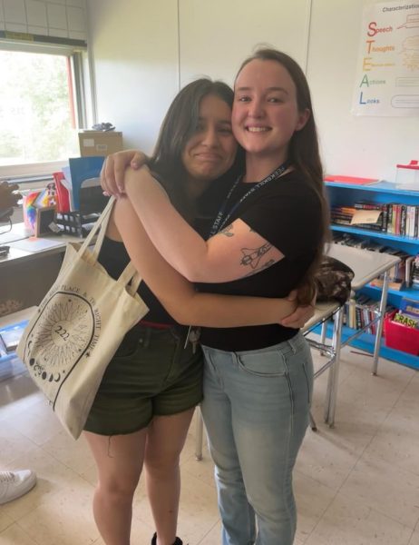 Students Say Good-bye to a Favorite Teacher